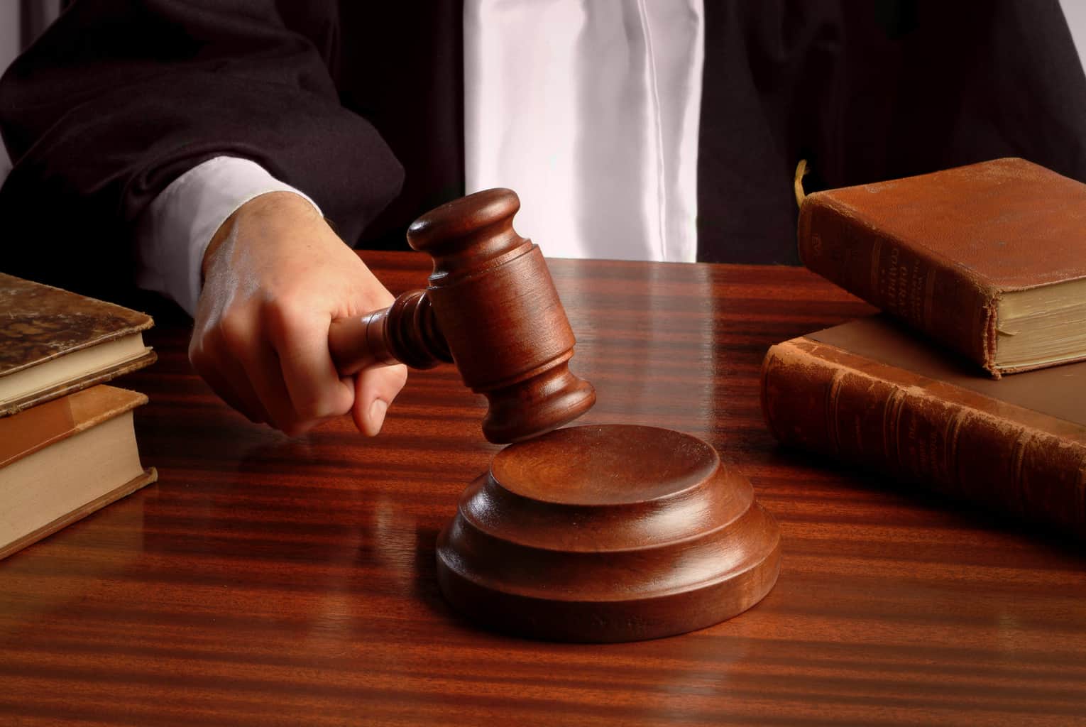 when should a lawyer recuse themselves